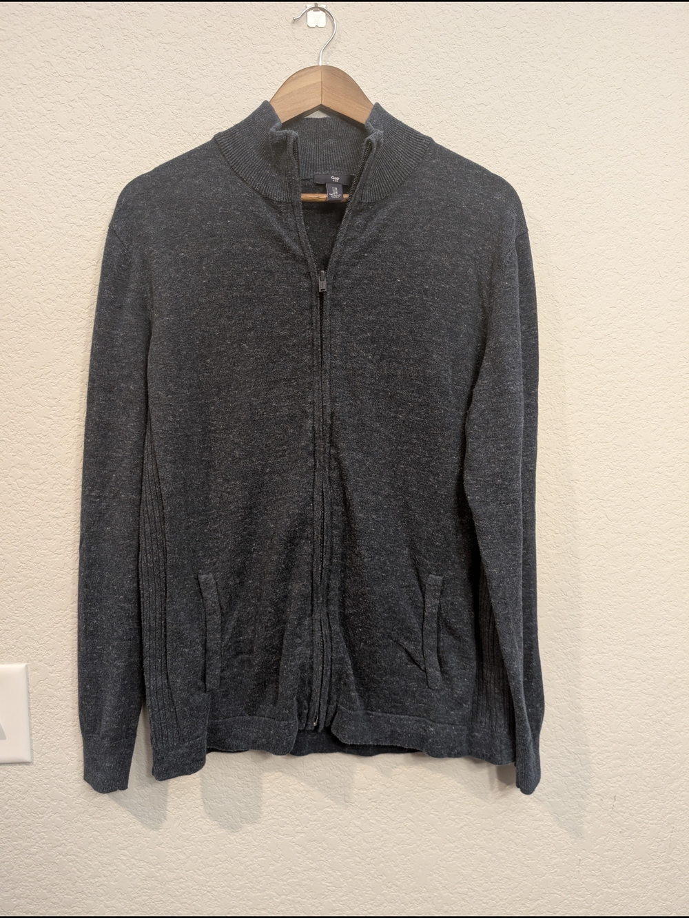 GAP Men's Sz M Dark Charcoal Full-Zip Knit Sweater